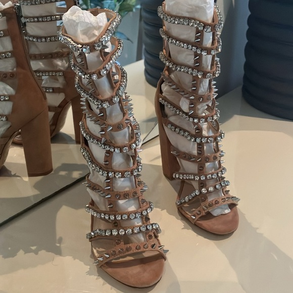 IAMJENNIFERLEE size 7 Nude Razor Studded Spike heels - Picture 4 of 5